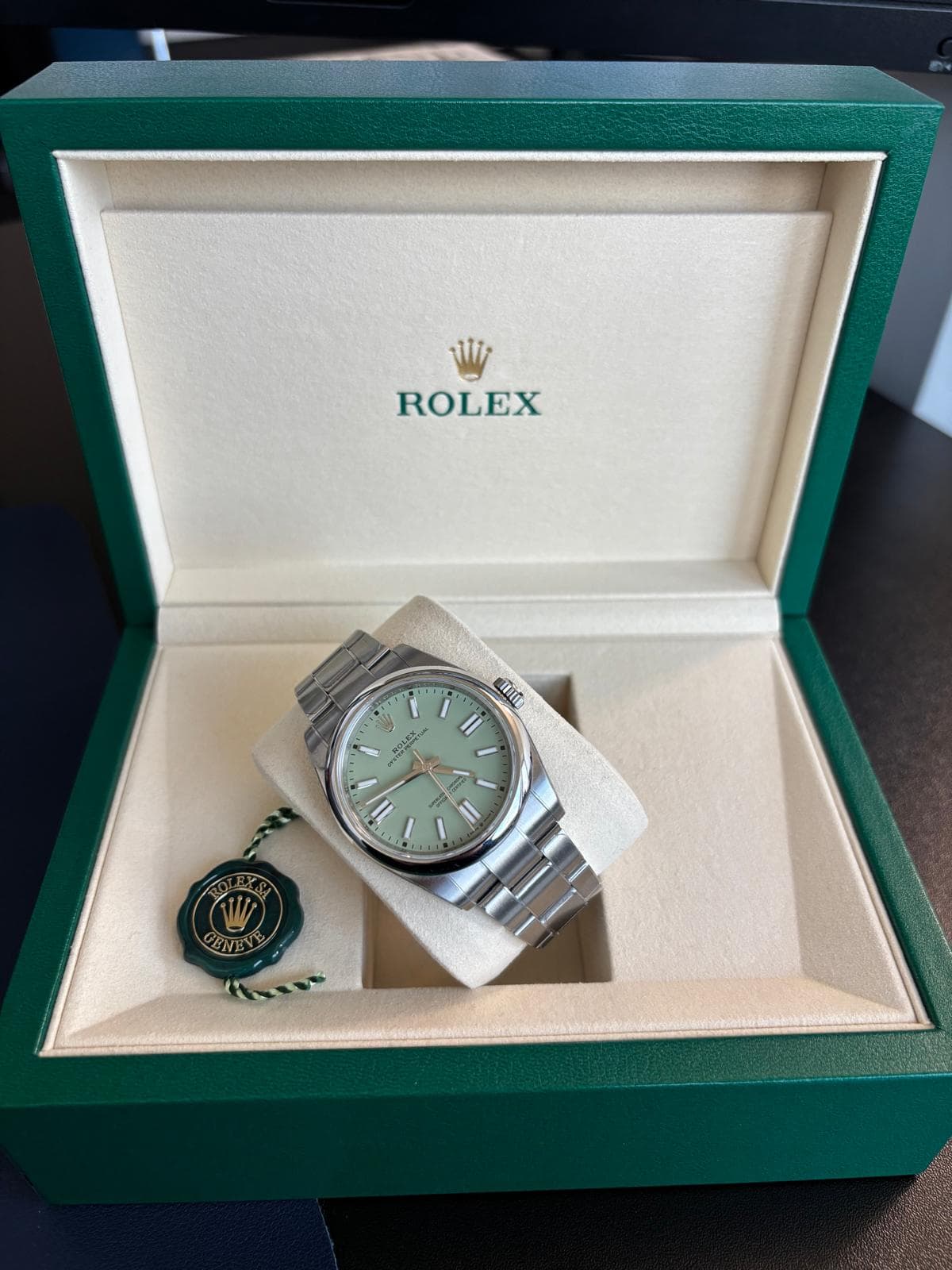 Rolex Oyster Perpetual 41 mm (Pistachio)